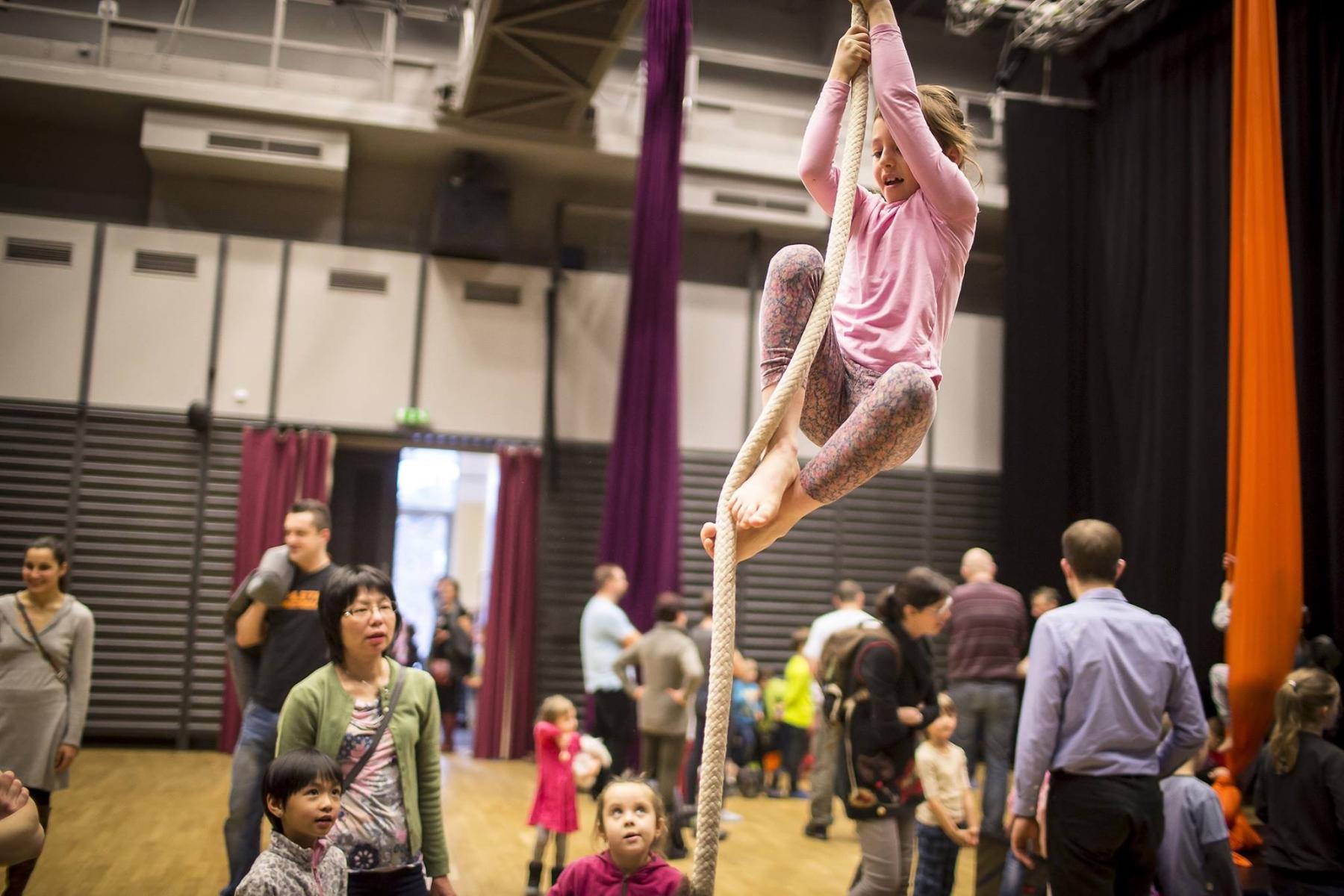 Cirkusové hřiště pro děti a rodiče / Cirkusové noci / La Nuit du Cirque