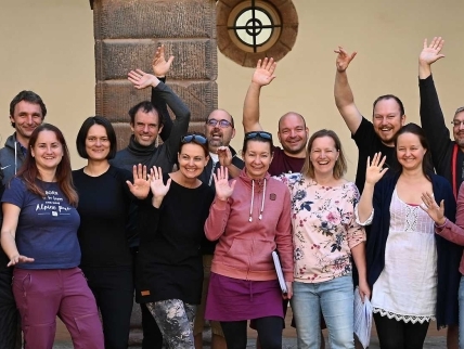 Benefiční koncert pro Domov sv. Karla Boromejského v Řepích. Sbor KAKOFON, neděle 18. května