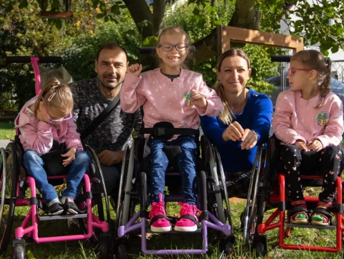 Pomoc handicapovaným trojčatům