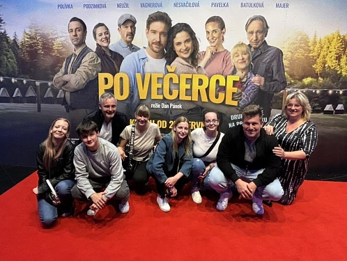 Čištění Burian zve do kina. Po večerce.