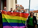 Začal festival Prague Pride pod záštitou hlavního města, Praha vyvěsila duhovou vlajku