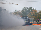 Při výbuchu a požáru tlakových lahví v pražských Stodůlkách byl zraněn jeden člověk