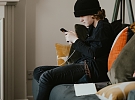 Je na čase zakázat mobily ve školách?