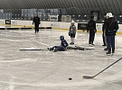 Táta s hokejkou – aneb rybník v hale!